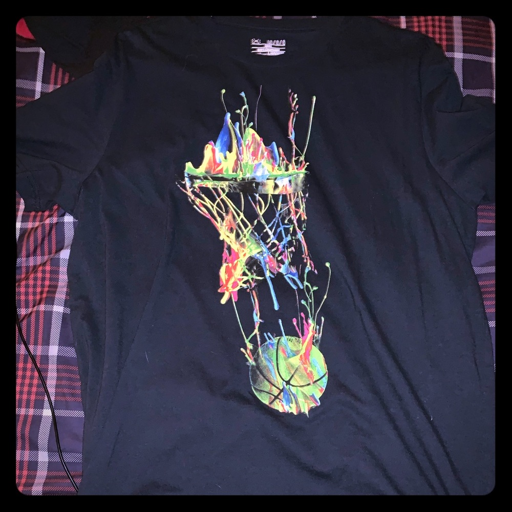 Large under armour t shirt